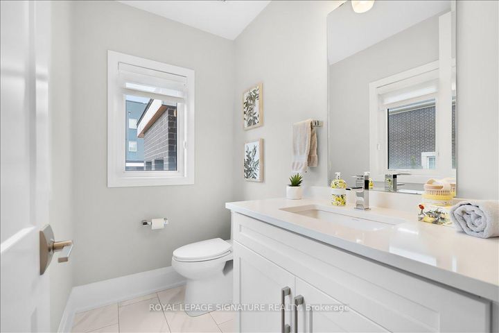 Photo 9 at 19 - 3042 Creekshore Common, GO Glenorchy, Oakville