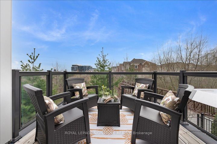 Photo 10 at 19 - 3042 Creekshore Common, GO Glenorchy, Oakville