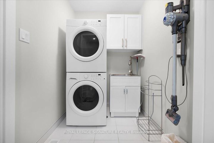 Photo 20 at 19 - 3042 Creekshore Common, GO Glenorchy, Oakville