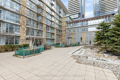 Photo 2 at 303 - 9 Spadina Avenue, Waterfront Communities C1, Toronto
