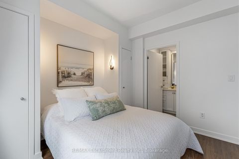 Photo 10 at 303 - 9 Spadina Avenue, Waterfront Communities C1, Toronto