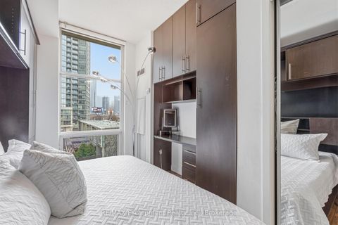 Photo 16 at 303 - 9 Spadina Avenue, Waterfront Communities C1, Toronto