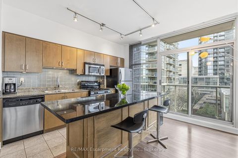 Photo 23 at 303 - 9 Spadina Avenue, Waterfront Communities C1, Toronto