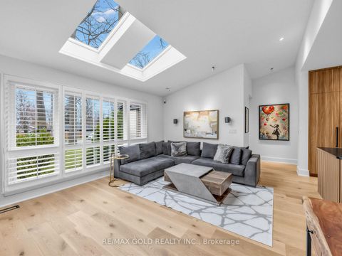 Photo 6 at 5 Crediton Court, Rosethorn, Toronto