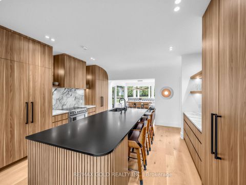 Photo 8 at 5 Crediton Court, Rosethorn, Toronto