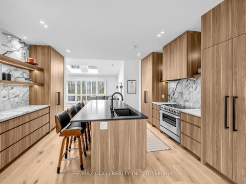 Photo 11 at 5 Crediton Court, Rosethorn, Toronto