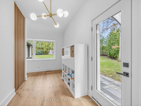 Photo 14 at 5 Crediton Court, Rosethorn, Toronto