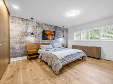 Photo 22 at 5 Crediton Court, Rosethorn, Toronto