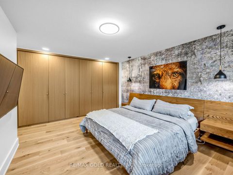 Photo 23 at 5 Crediton Court, Rosethorn, Toronto