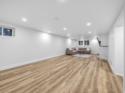 Photo 25 at 5 Crediton Court, Rosethorn, Toronto