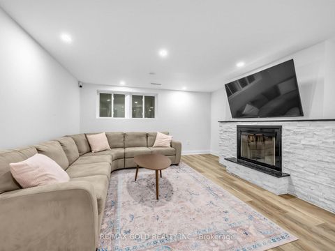 Photo 26 at 5 Crediton Court, Rosethorn, Toronto