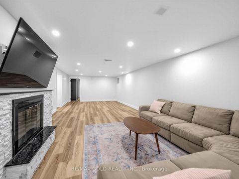 Photo 27 at 5 Crediton Court, Rosethorn, Toronto