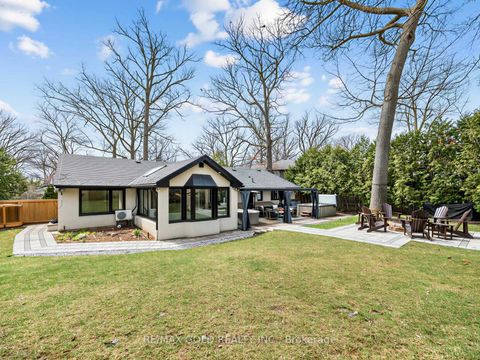 Photo 34 at 5 Crediton Court, Rosethorn, Toronto