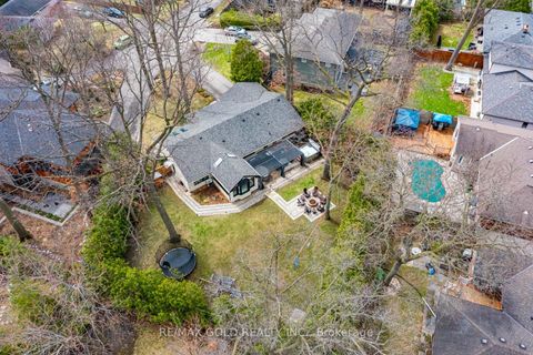 Photo 40 at 5 Crediton Court, Rosethorn, Toronto