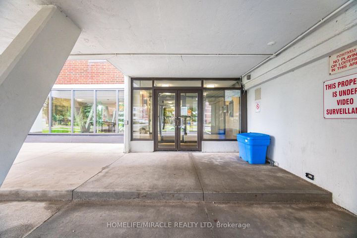 Photo 3 at 1703 - 100 Prudential Drive, Dorset Park, Toronto