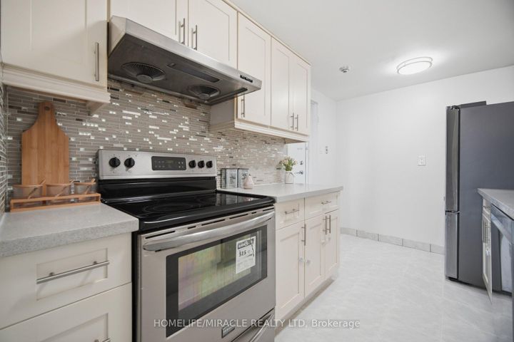 Photo 16 at 1703 - 100 Prudential Drive, Dorset Park, Toronto