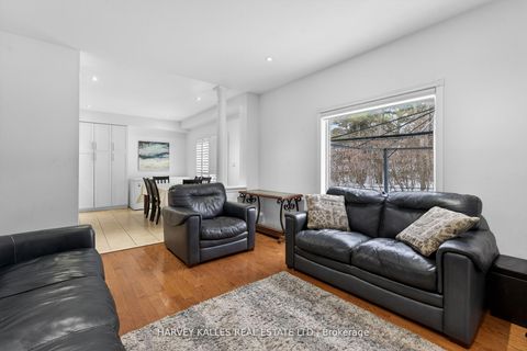 Photo 9 at 60 Wolfson Crescent, Oak Ridges Lake Wilcox, Richmond Hill