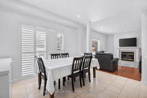 Photo 11 at 60 Wolfson Crescent, Oak Ridges Lake Wilcox, Richmond Hill
