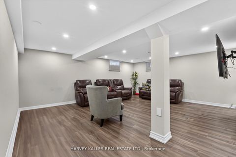Photo 33 at 60 Wolfson Crescent, Oak Ridges Lake Wilcox, Richmond Hill