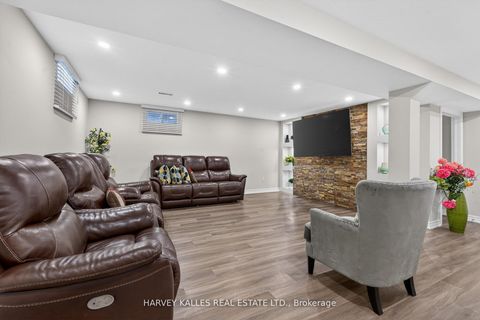 Photo 34 at 60 Wolfson Crescent, Oak Ridges Lake Wilcox, Richmond Hill