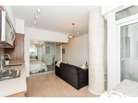 Photo 9 at 418 - 501 St Clair Avenue W, Casa Loma, Toronto