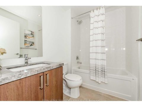 Photo 12 at 418 - 501 St Clair Avenue W, Casa Loma, Toronto