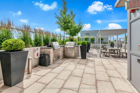 Photo 21 at 418 - 501 St Clair Avenue W, Casa Loma, Toronto