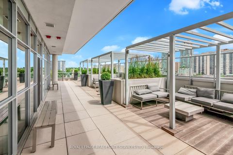 Photo 32 at 418 - 501 St Clair Avenue W, Casa Loma, Toronto