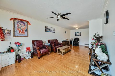 Photo 7 at 7282 Shallford Road, Malton, Mississauga