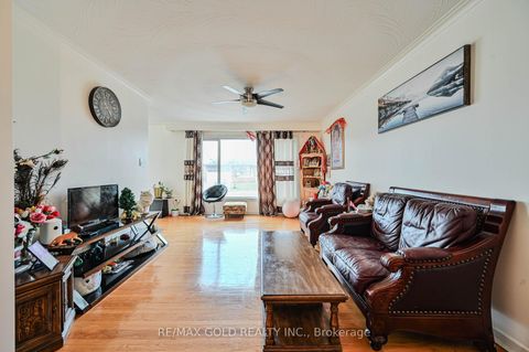 Photo 9 at 7282 Shallford Road, Malton, Mississauga