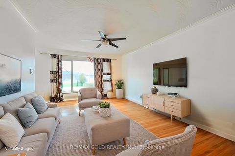 Photo 12 at 7282 Shallford Road, Malton, Mississauga