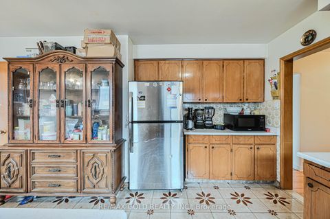 Photo 15 at 7282 Shallford Road, Malton, Mississauga