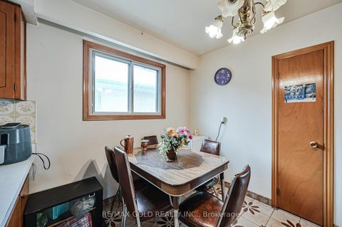 Photo 17 at 7282 Shallford Road, Malton, Mississauga