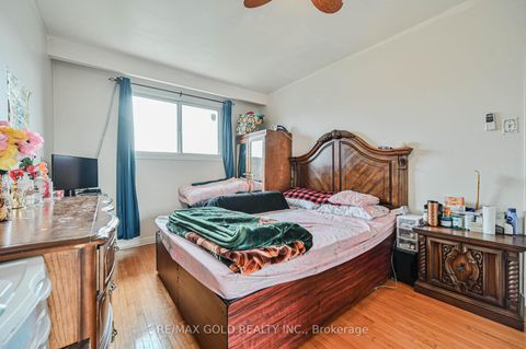 Photo 19 at 7282 Shallford Road, Malton, Mississauga