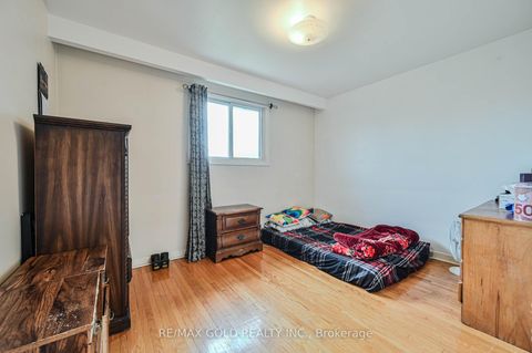 Photo 25 at 7282 Shallford Road, Malton, Mississauga
