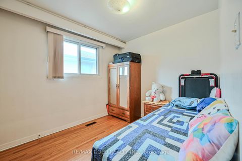 Photo 27 at 7282 Shallford Road, Malton, Mississauga