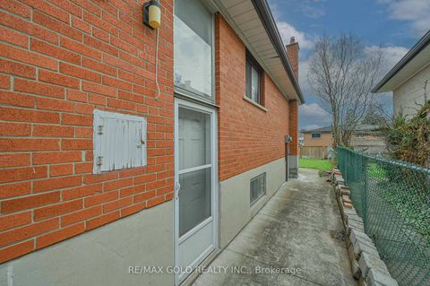 Photo 43 at 7282 Shallford Road, Malton, Mississauga