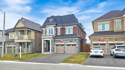 Photo 2 at 41 Menotti Drive, Oak Ridges, Richmond Hill