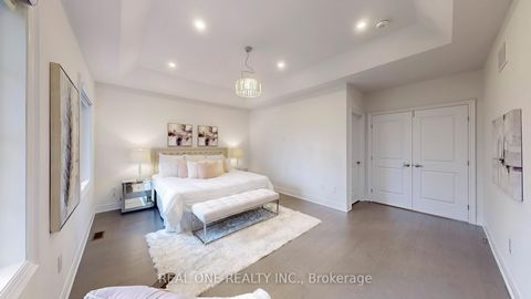 Photo 20 at 41 Menotti Drive, Oak Ridges, Richmond Hill