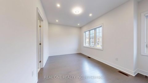 Photo 31 at 41 Menotti Drive, Oak Ridges, Richmond Hill