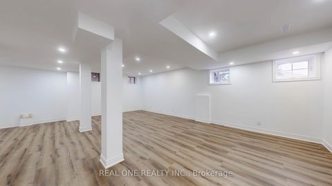 Photo 39 at 41 Menotti Drive, Oak Ridges, Richmond Hill