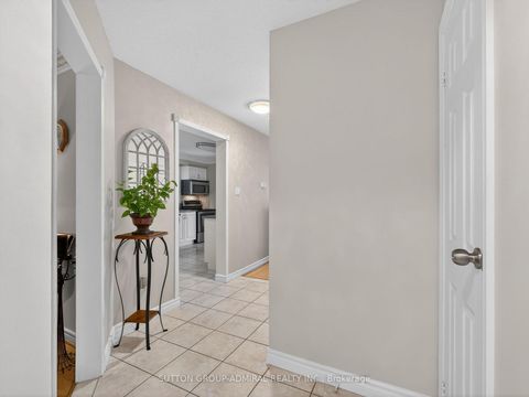 Photo 3 at 116 Patrice Crescent, Yorkhill, Vaughan