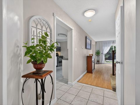 Photo 4 at 116 Patrice Crescent, Yorkhill, Vaughan