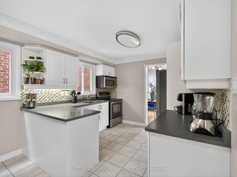 Photo 8 at 116 Patrice Crescent, Yorkhill, Vaughan