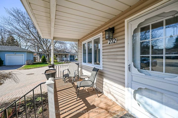 Photo 3 at 232 Silverbirch Boulevard, Villages of Glancaster, Hamilton