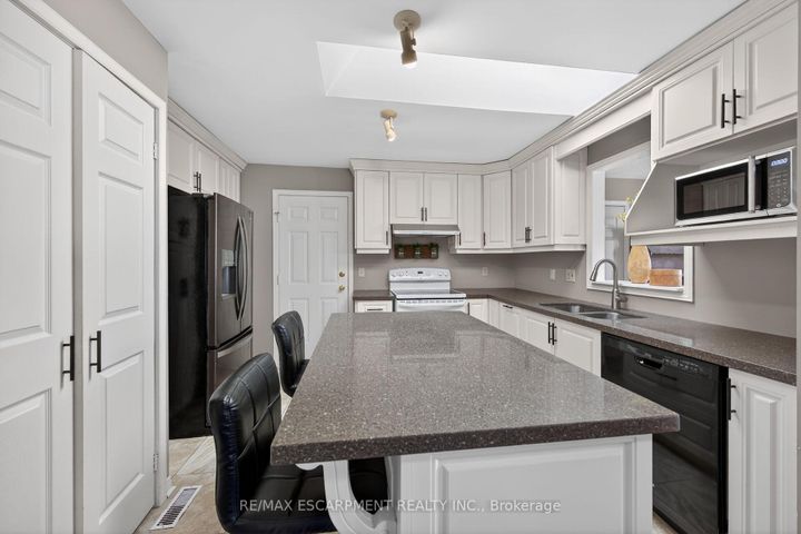 Photo 9 at 232 Silverbirch Boulevard, Villages of Glancaster, Hamilton