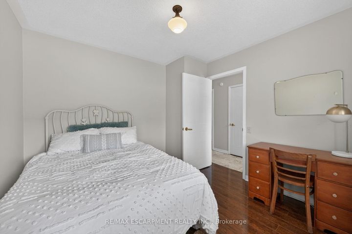 Photo 24 at 232 Silverbirch Boulevard, Villages of Glancaster, Hamilton