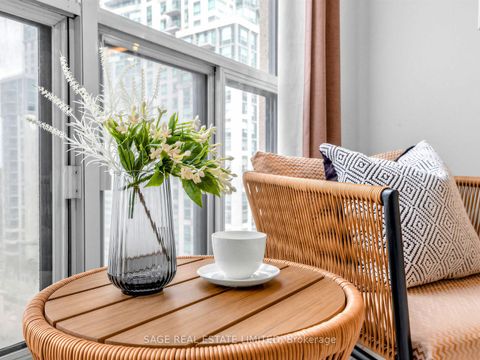 Photo 5 at 1001 - 18 Hollywood Avenue, Willowdale East, Toronto