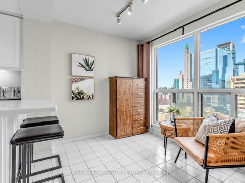 Photo 11 at 1001 - 18 Hollywood Avenue, Willowdale East, Toronto