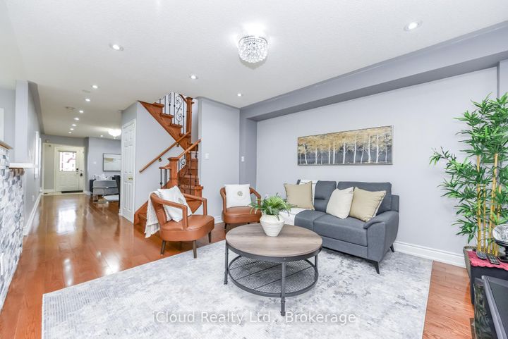 Photo 6 at 5922 Delle Donne Drive, Churchill Meadows, Mississauga